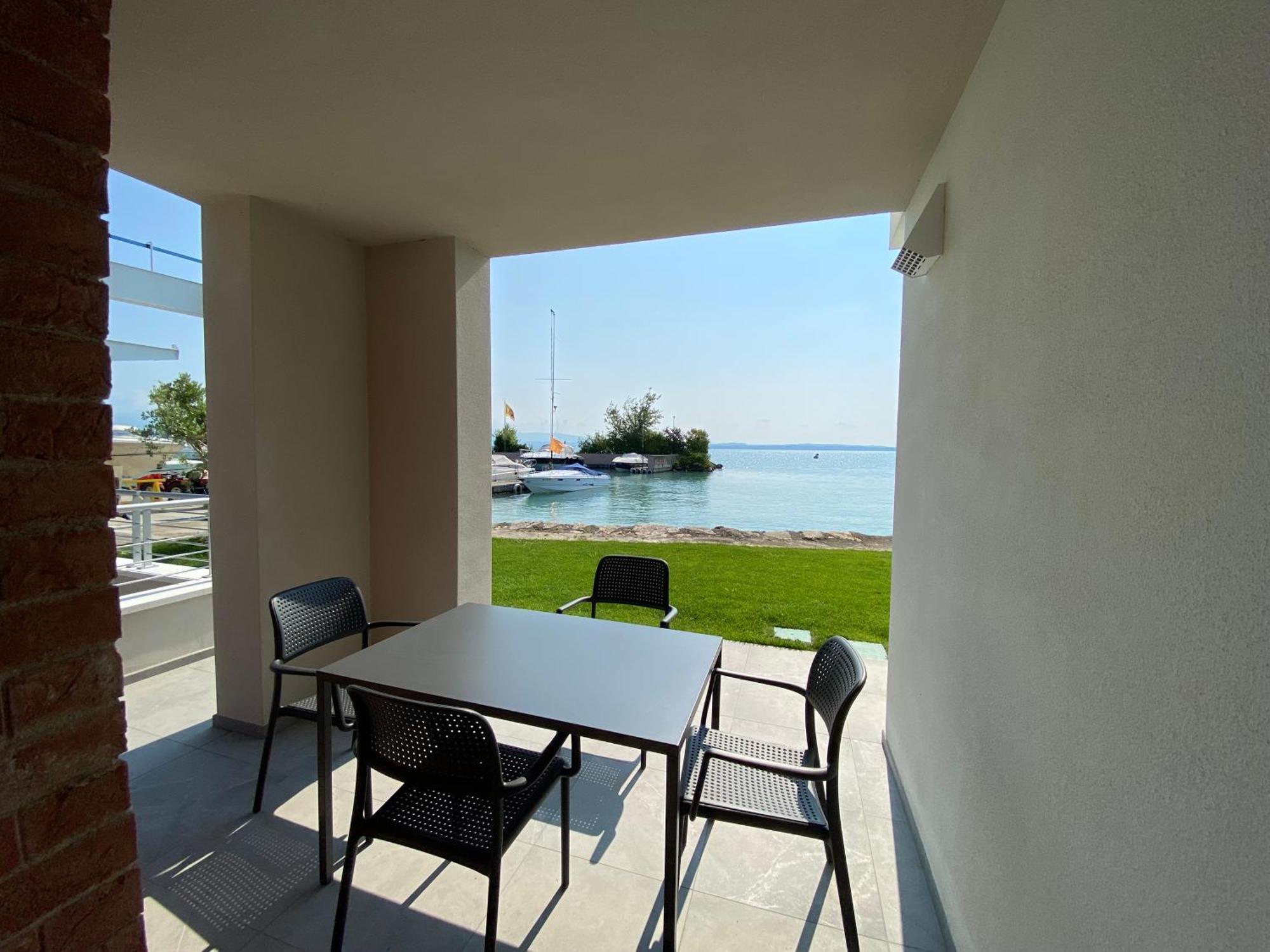 Sirmio Apartments - Darsena Stay Sirmione Exterior foto